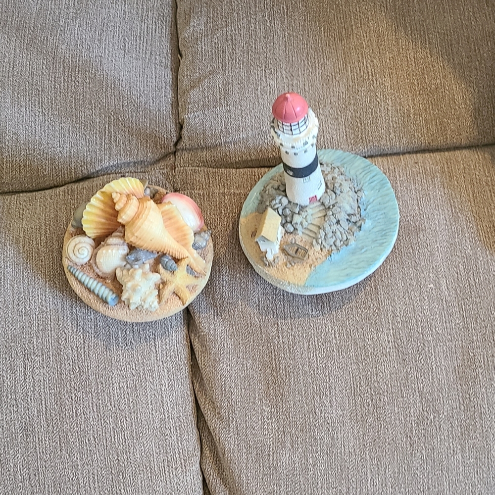 2 Yankee Candle Toppers